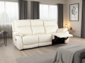 Skórzana sofa Atlanta w jasnej skórzanej tapicerce (kolor jasny beż, 925) w nowoczesnym ciepłym wnętrzu