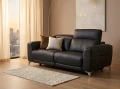 Luksusowa sofa Milano ze skóry naturalnej z elektrycznym mechanizmem wypoczynkowym, idealna do nowoczesnych wnętrz.