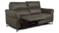 Sofa wypoczynkowa Brooklyn w kolorze szarym z podniesionym podnóżkiem.